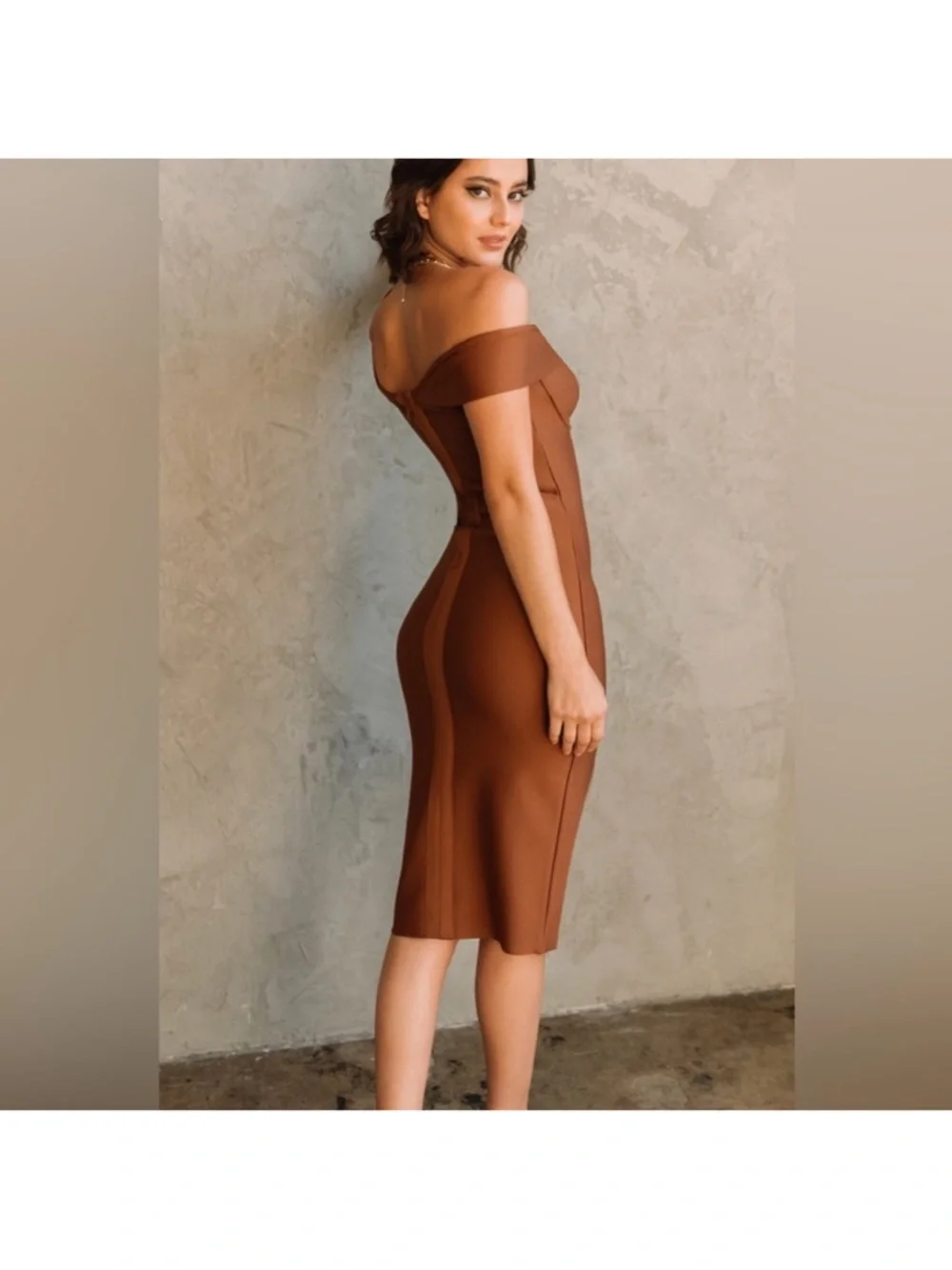 ALIEVA Jade Off-Shoulder Dress in Tawny Brown Size Medium - Picture 2 of 7